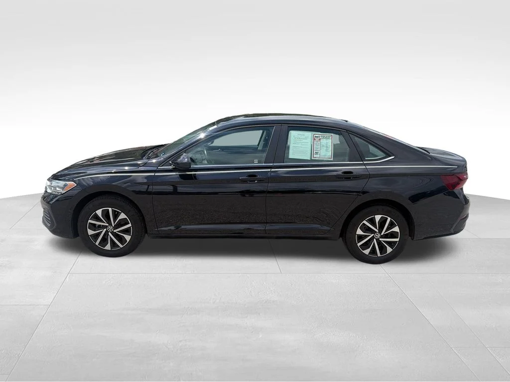 Used 2024 Black Volkswagen 1.5T S image 2