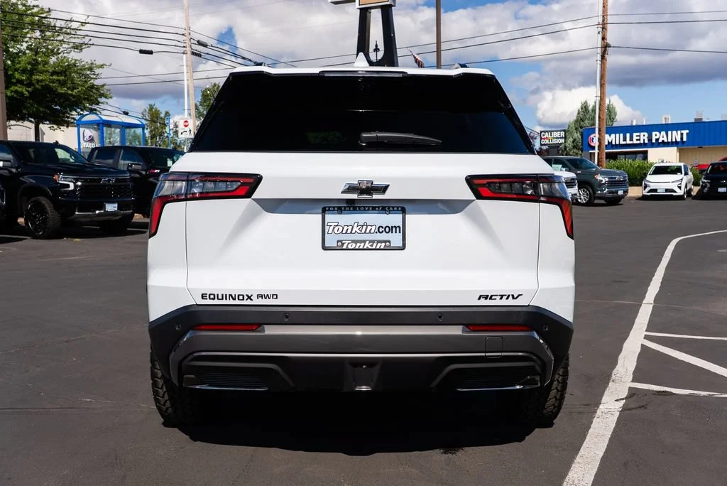 New 2027 Polar White Tricoat Chevrolet ACTIV image 4