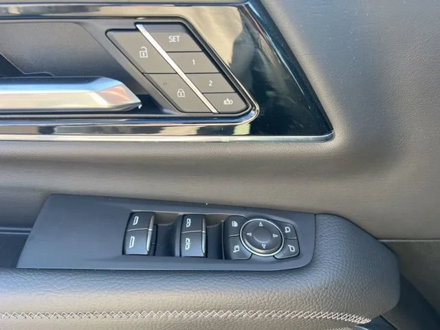 Used 2026 Onyx Black GMC Denali image 13