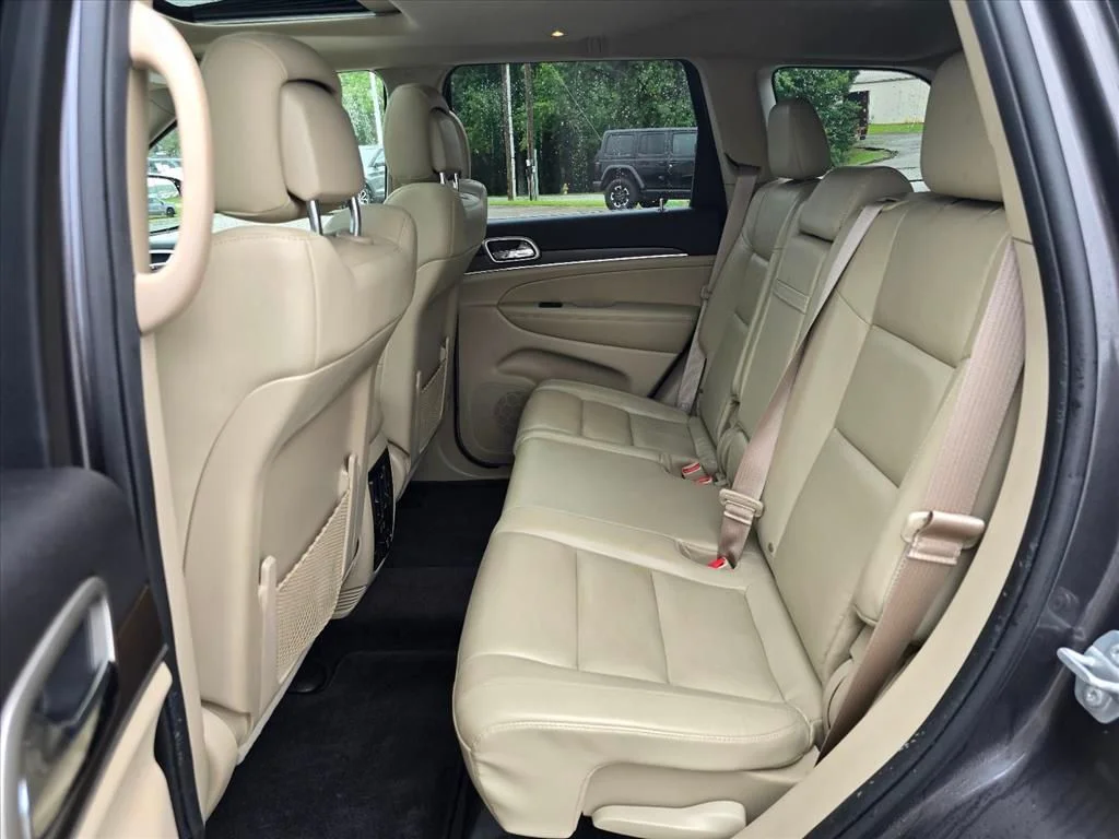 Used 2017 Gray Jeep Limited image 13