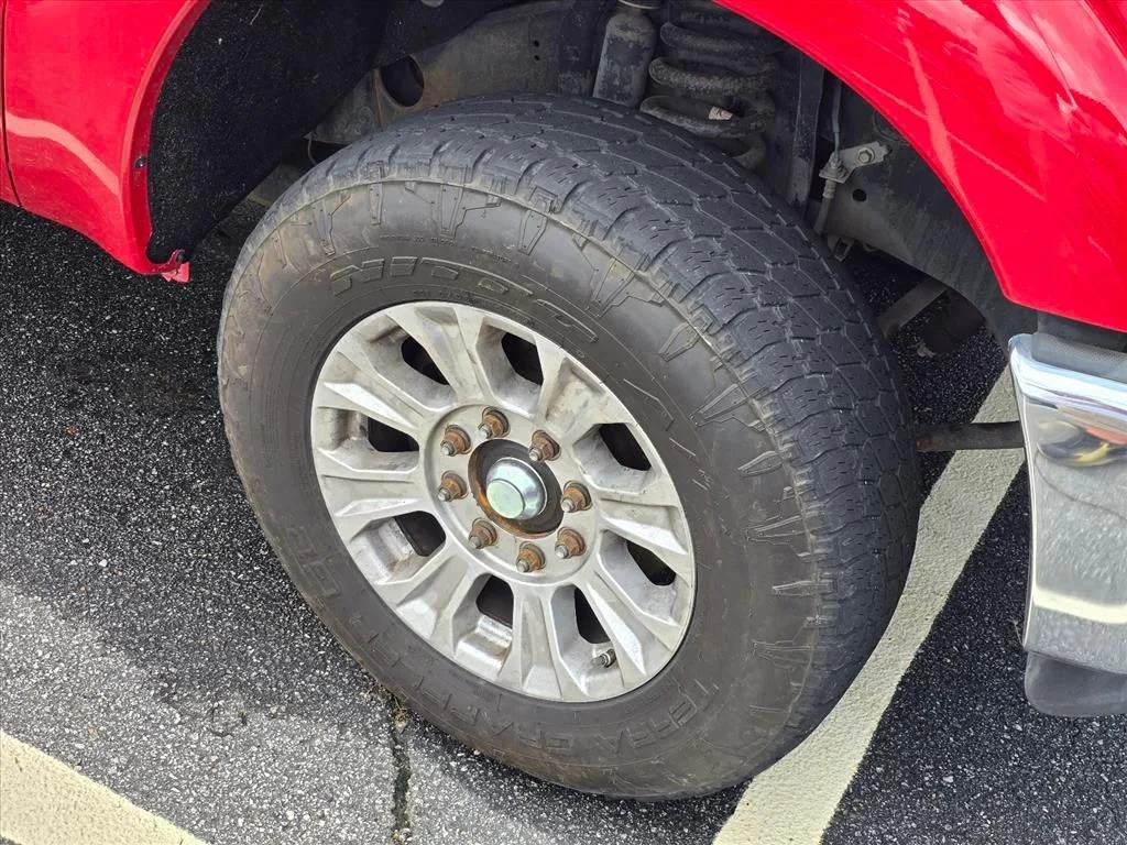 Used 2015 Red Ford XL image 17