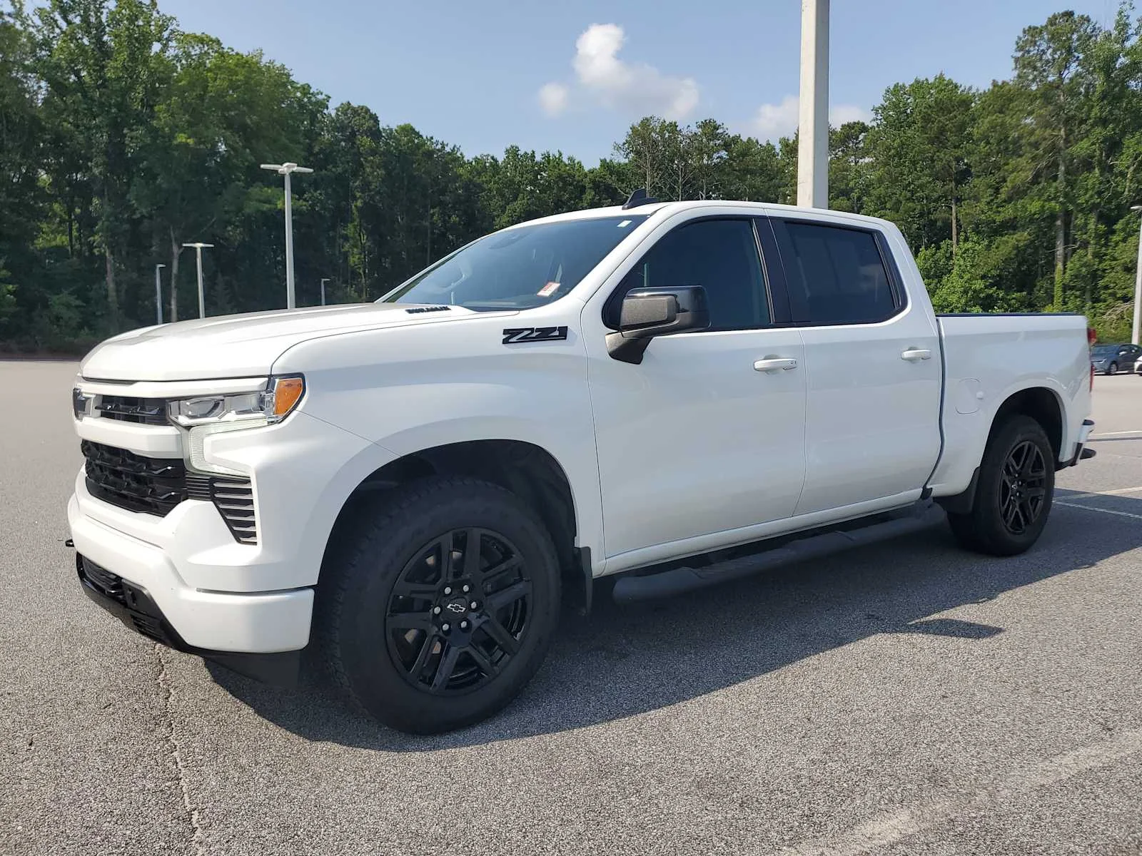 Used 2023 Summit White Chevrolet RST image 3