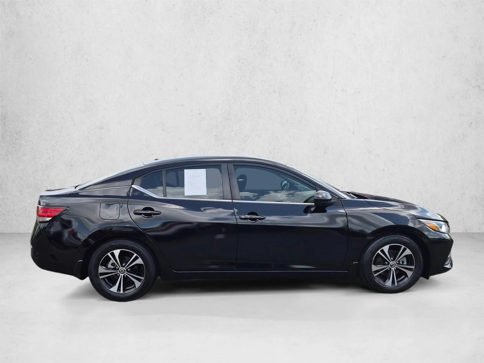 Used 2022 Super Black Nissan SV image 4