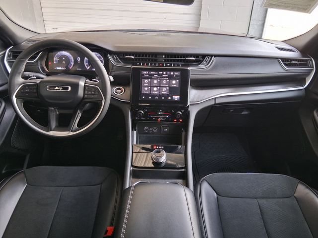 Used 2025 Red Jeep Altitude image 9