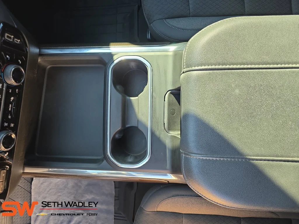 Used 2025 Sterling Gray Metallic Chevrolet LT image 26