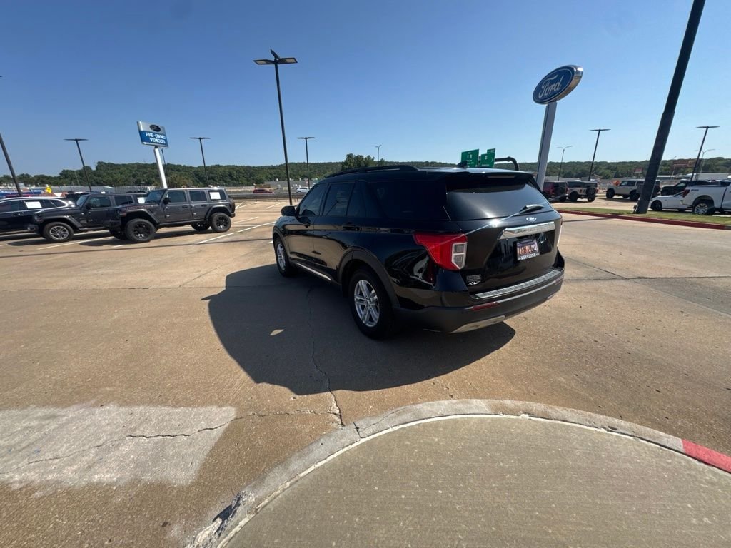 Used 2023 Agate Black Metallic Ford XLT image 6
