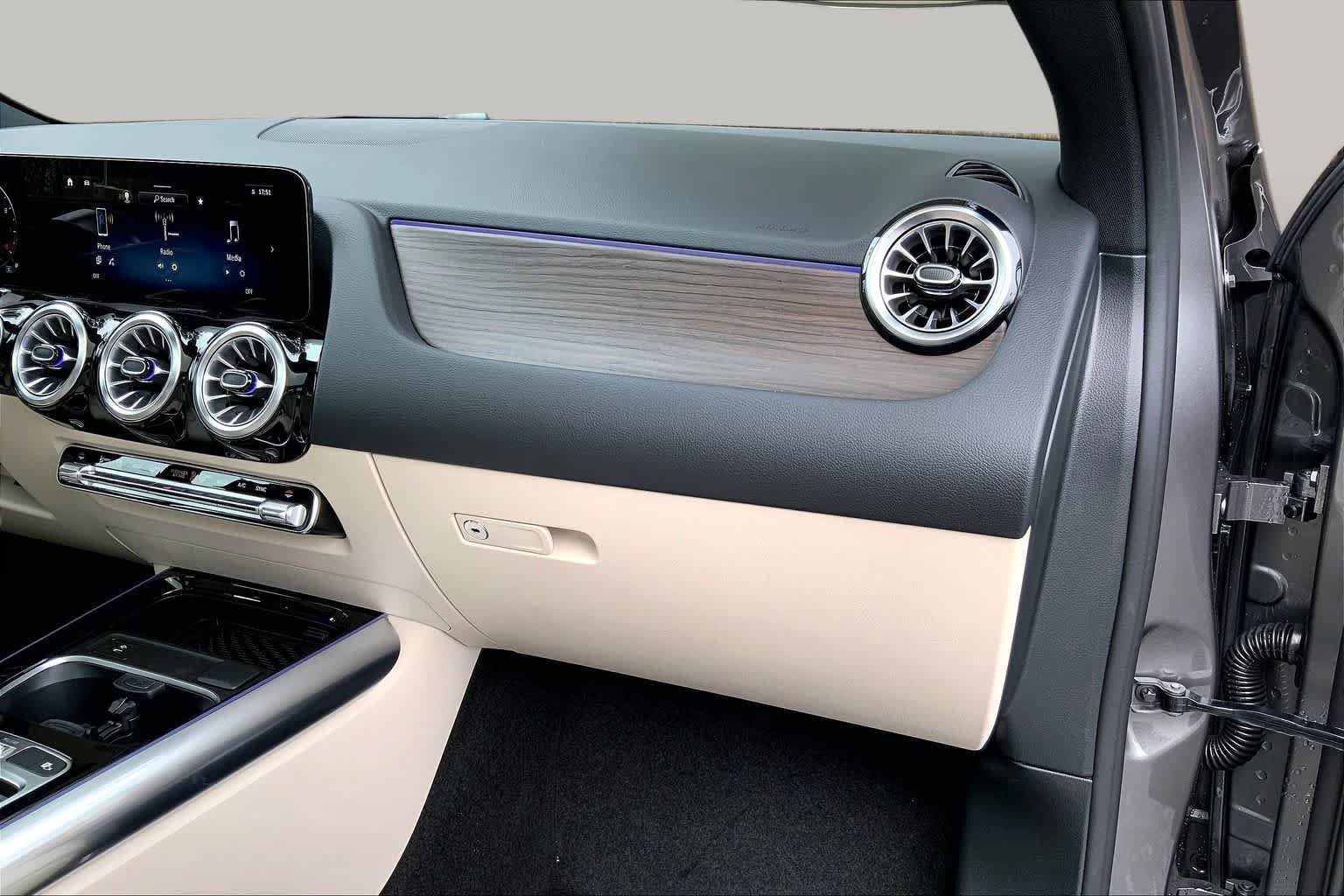 New 2026 Mountain Grey Metallic Mercedes-Benz GLA 250 image 10