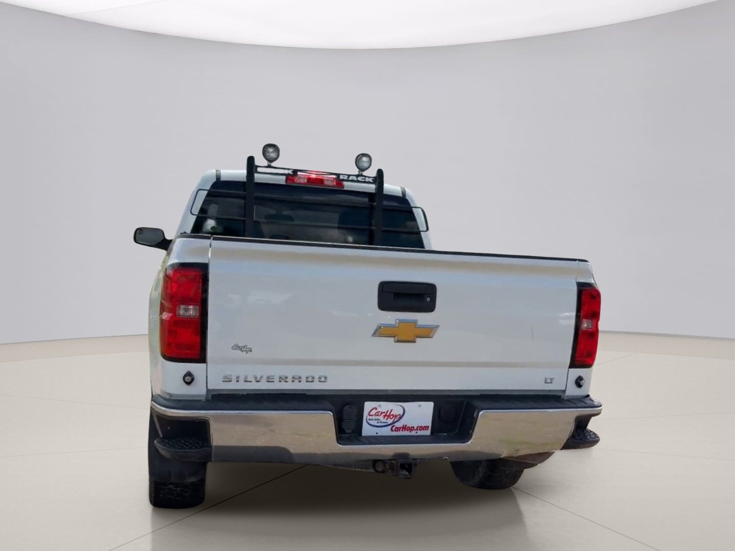 Used 2017 White Chevrolet 1500 LT image 4