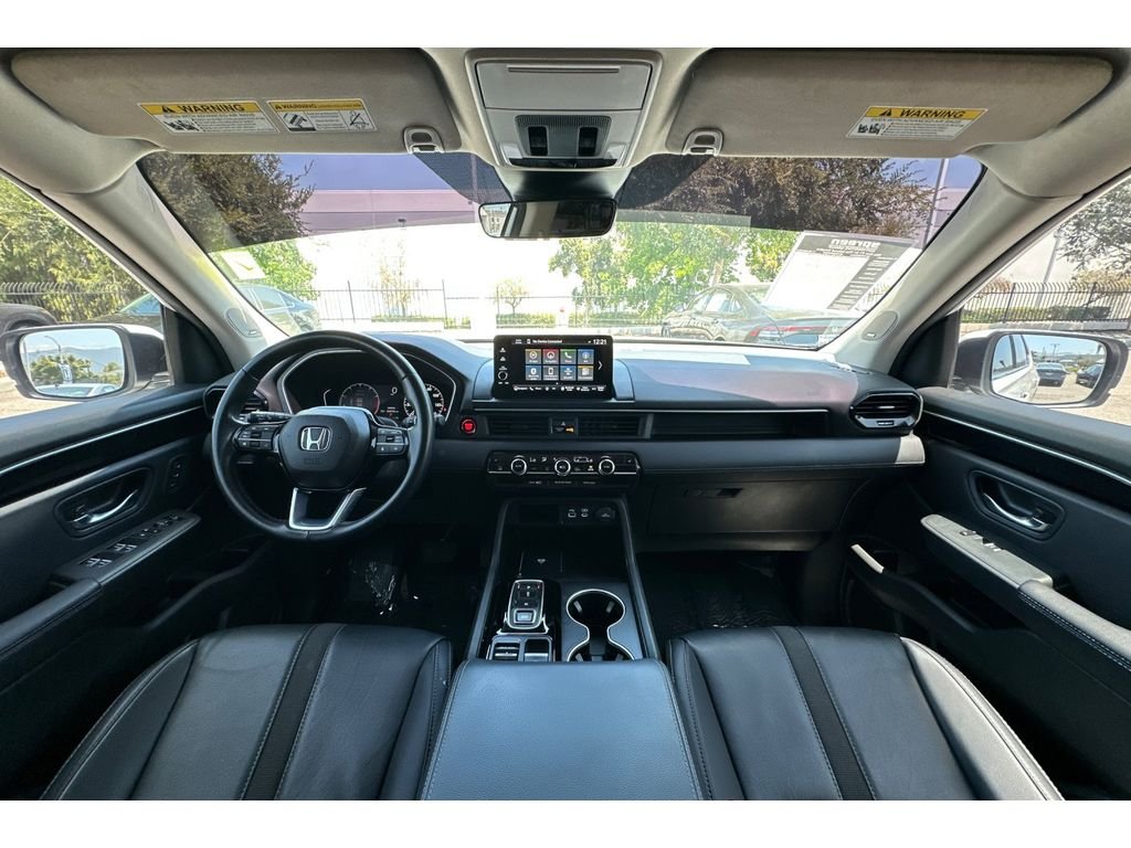 Used 2025 Platinum White Pearl Honda Touring image 15