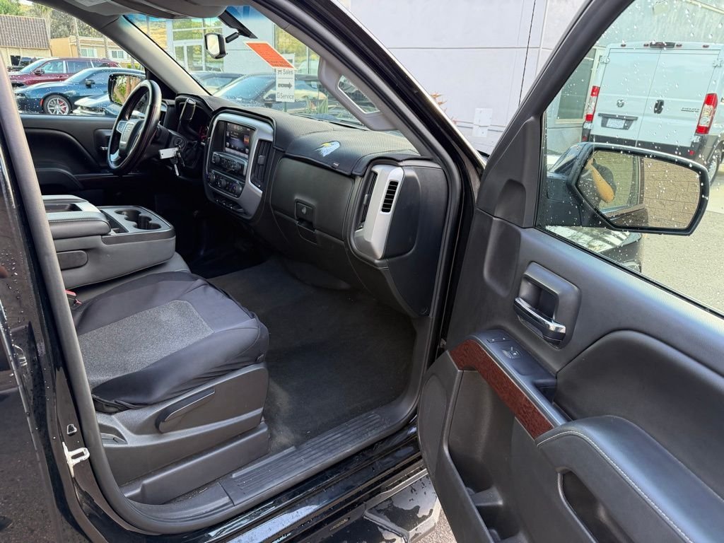 Used 2015 Black GMC SLE image 15