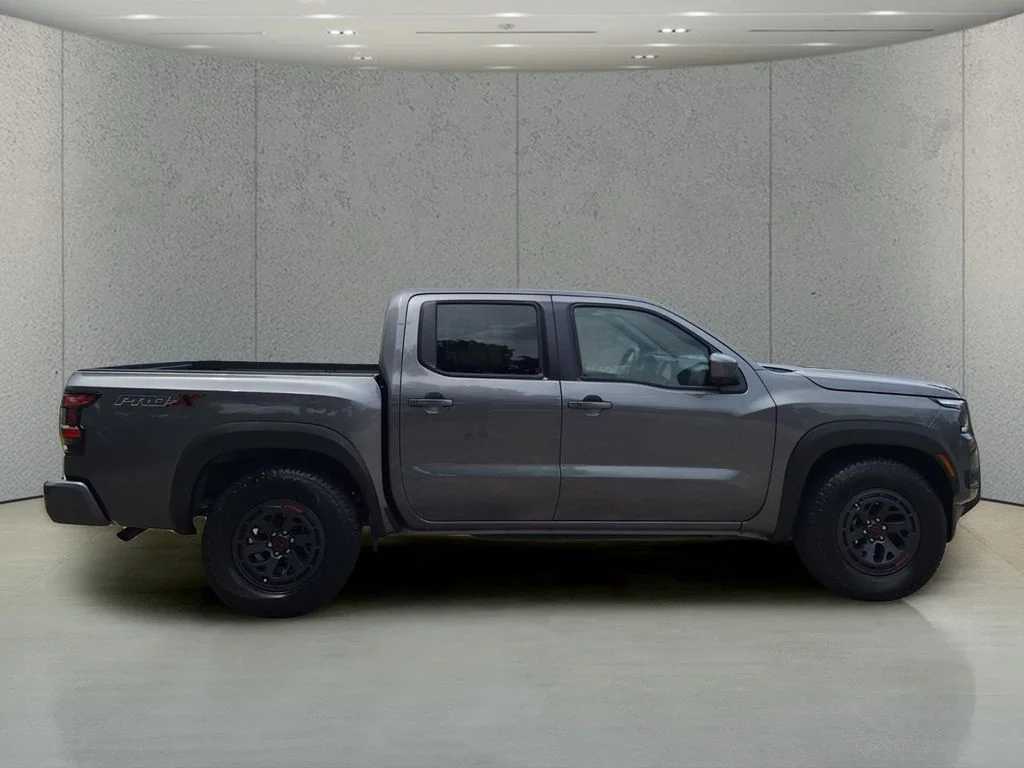 Used 2025 Gray Nissan PRO-X image 6