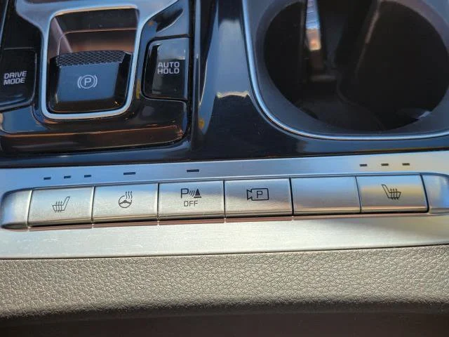 Used 2022  Kia LX image 34