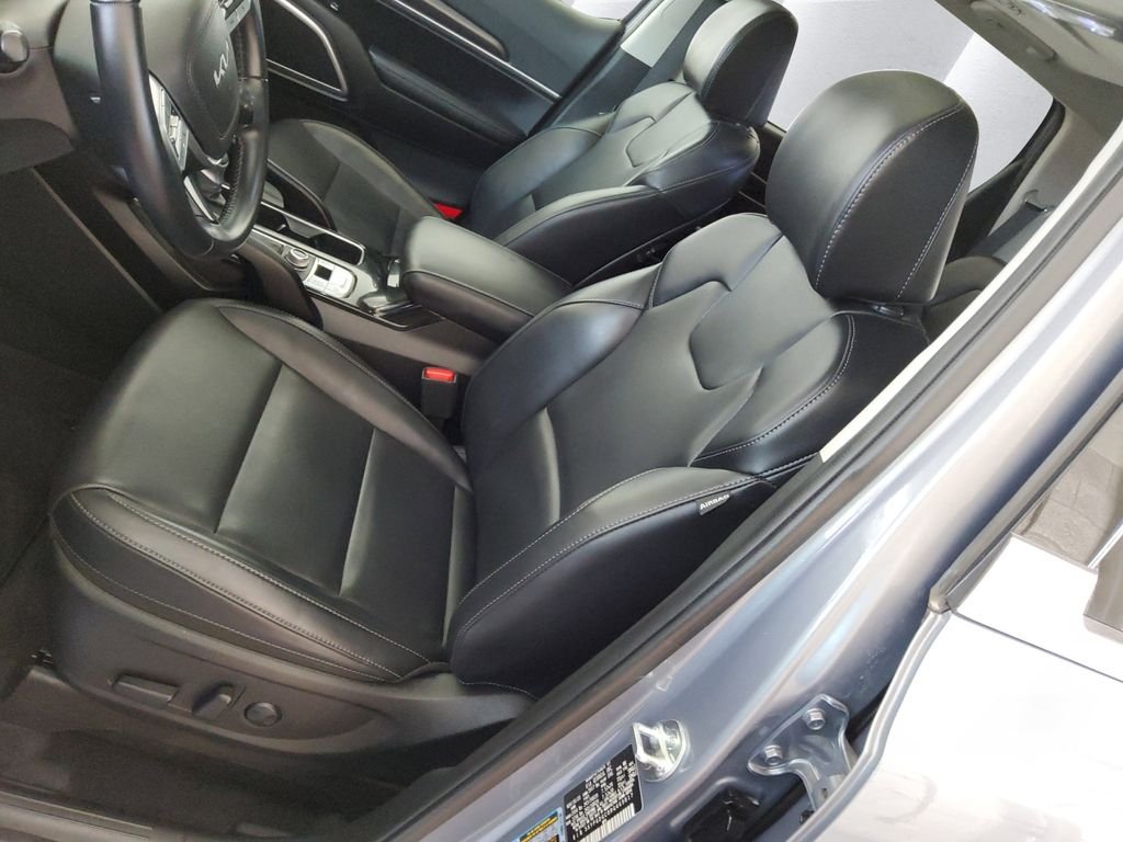 Certified Used 2024 Silver Kia S image 8