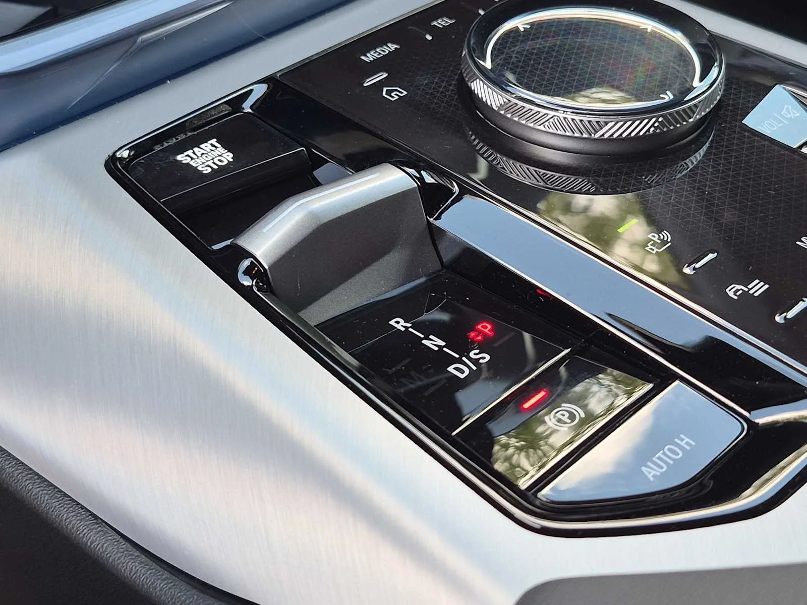 New 2026 Alpine White BMW M50 xDrive image 34
