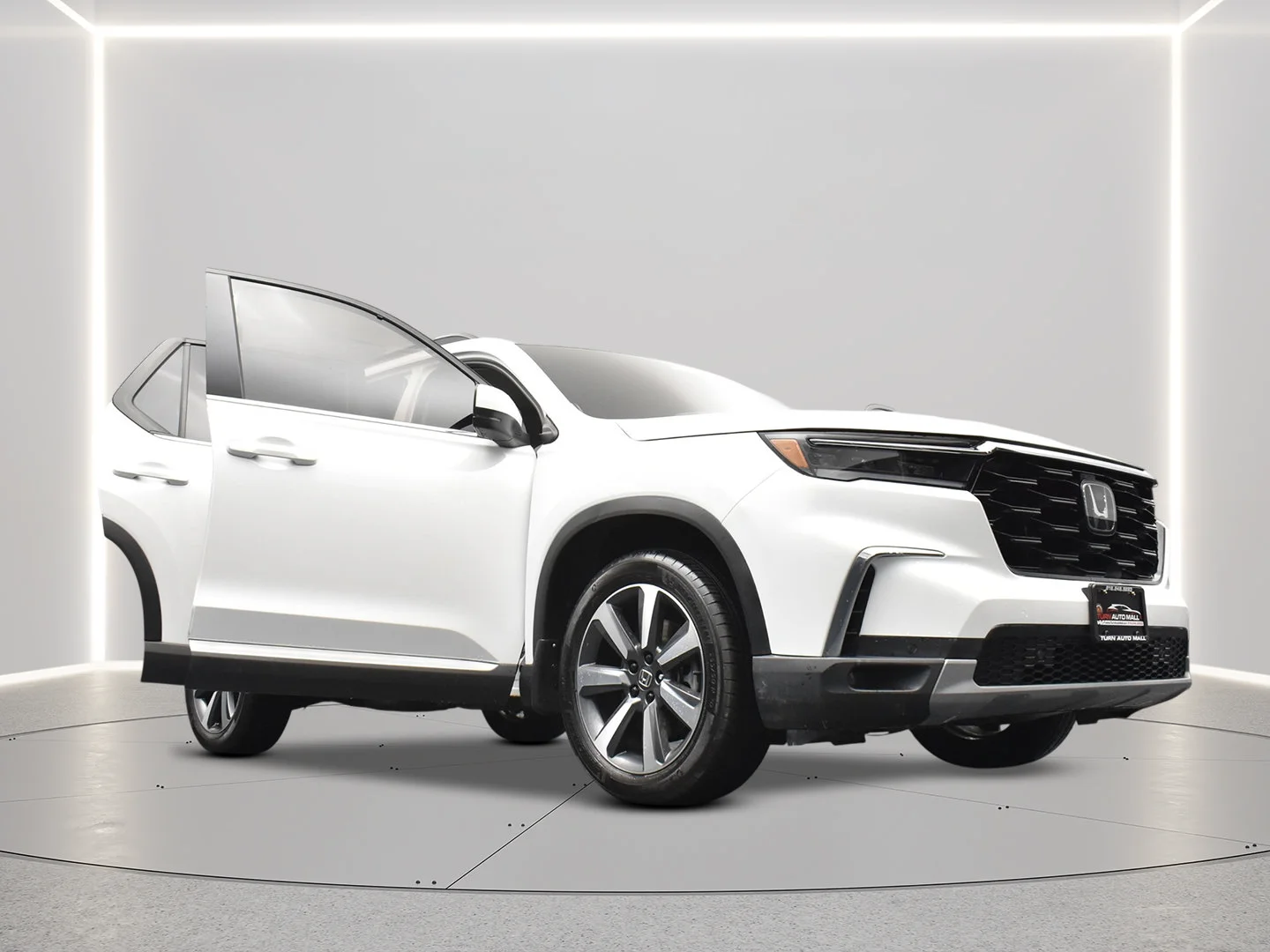 Used 2023 Platinum White Pearl Honda Touring image 15