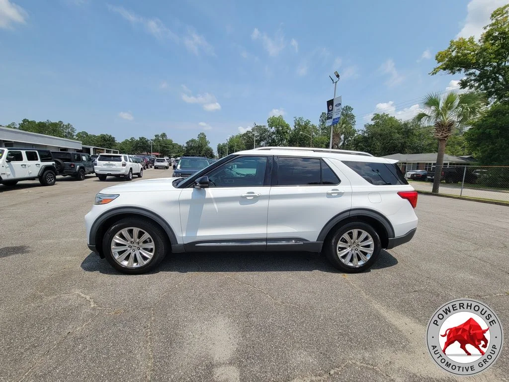 Used 2020 White Ford Limited image 2