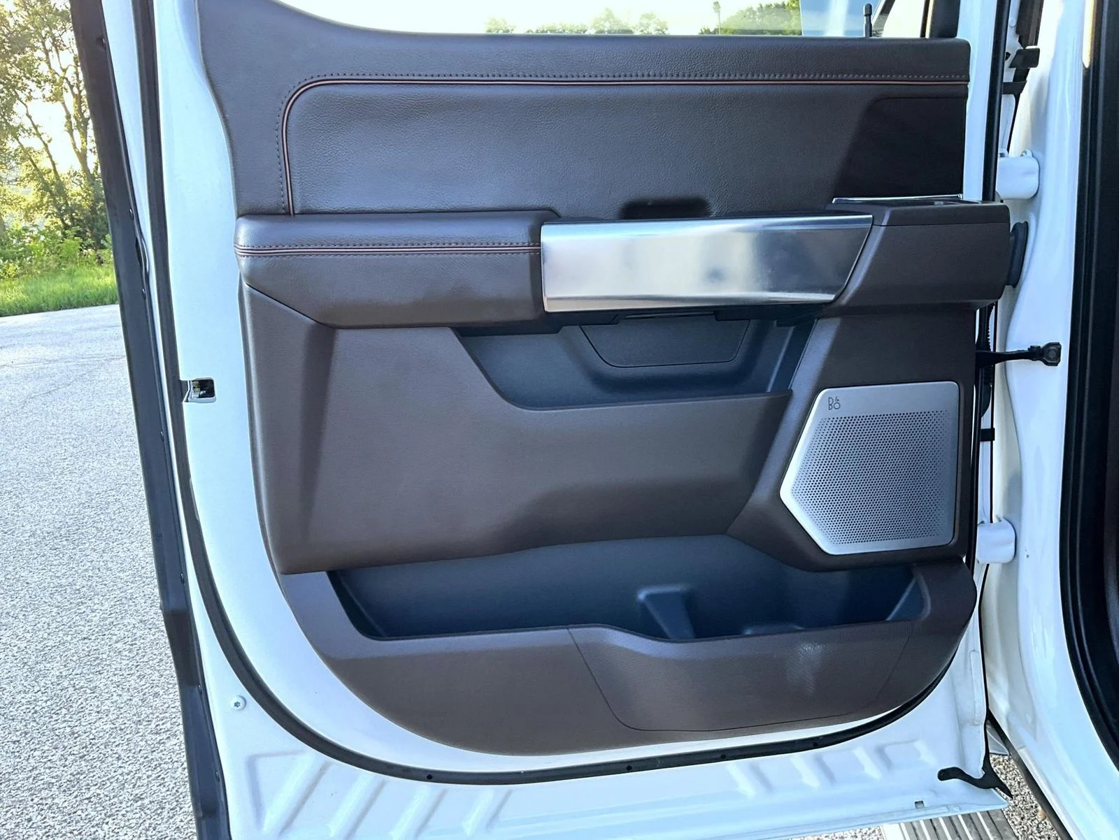 Used 2022 White Ford King Ranch image 24