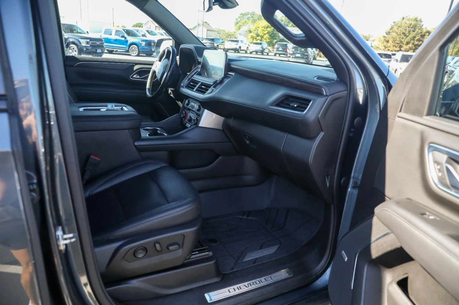 Used 2021 Shadow Gray Metallic Chevrolet Z71 image 32