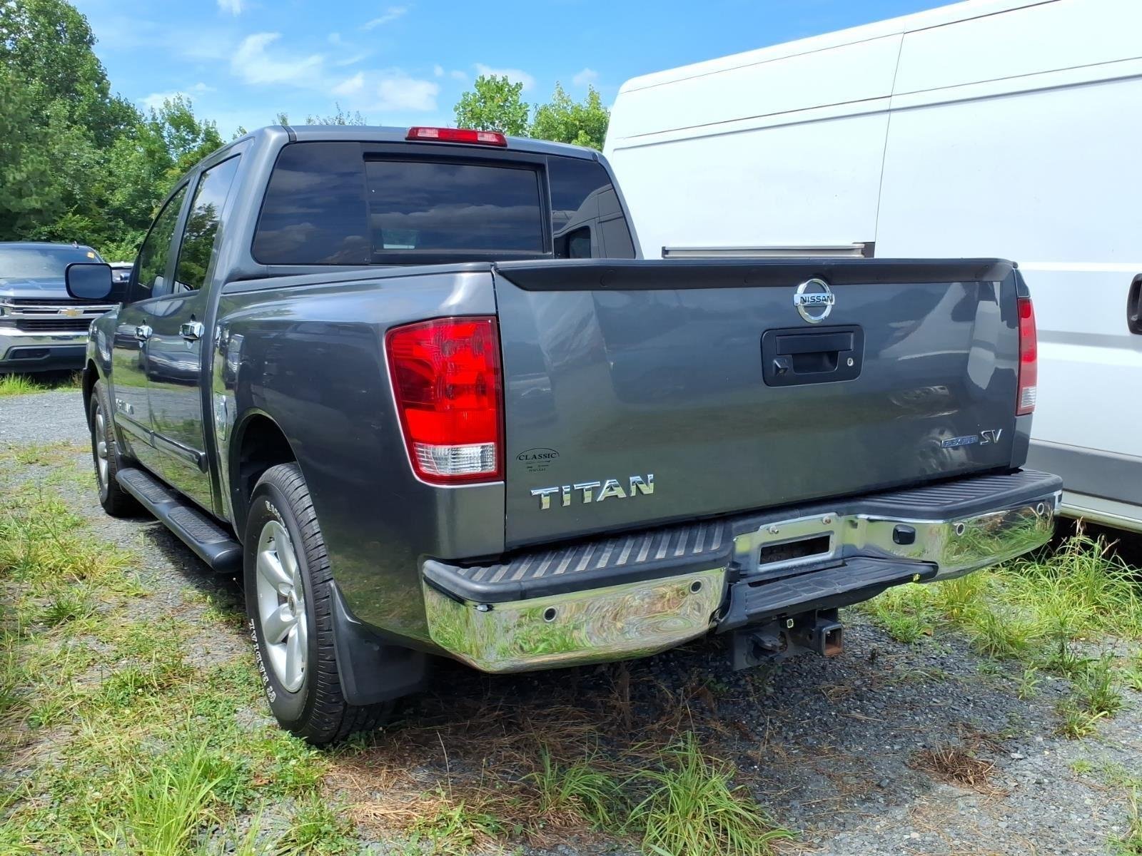 Used 2014 Gun Metallic Nissan SV image 11