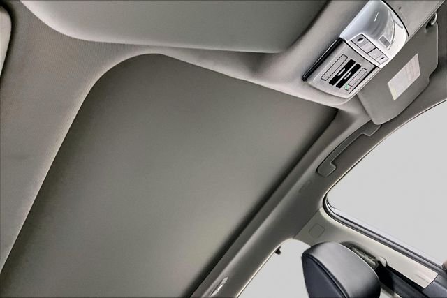 Used 2022 Gray Nissan SV image 26