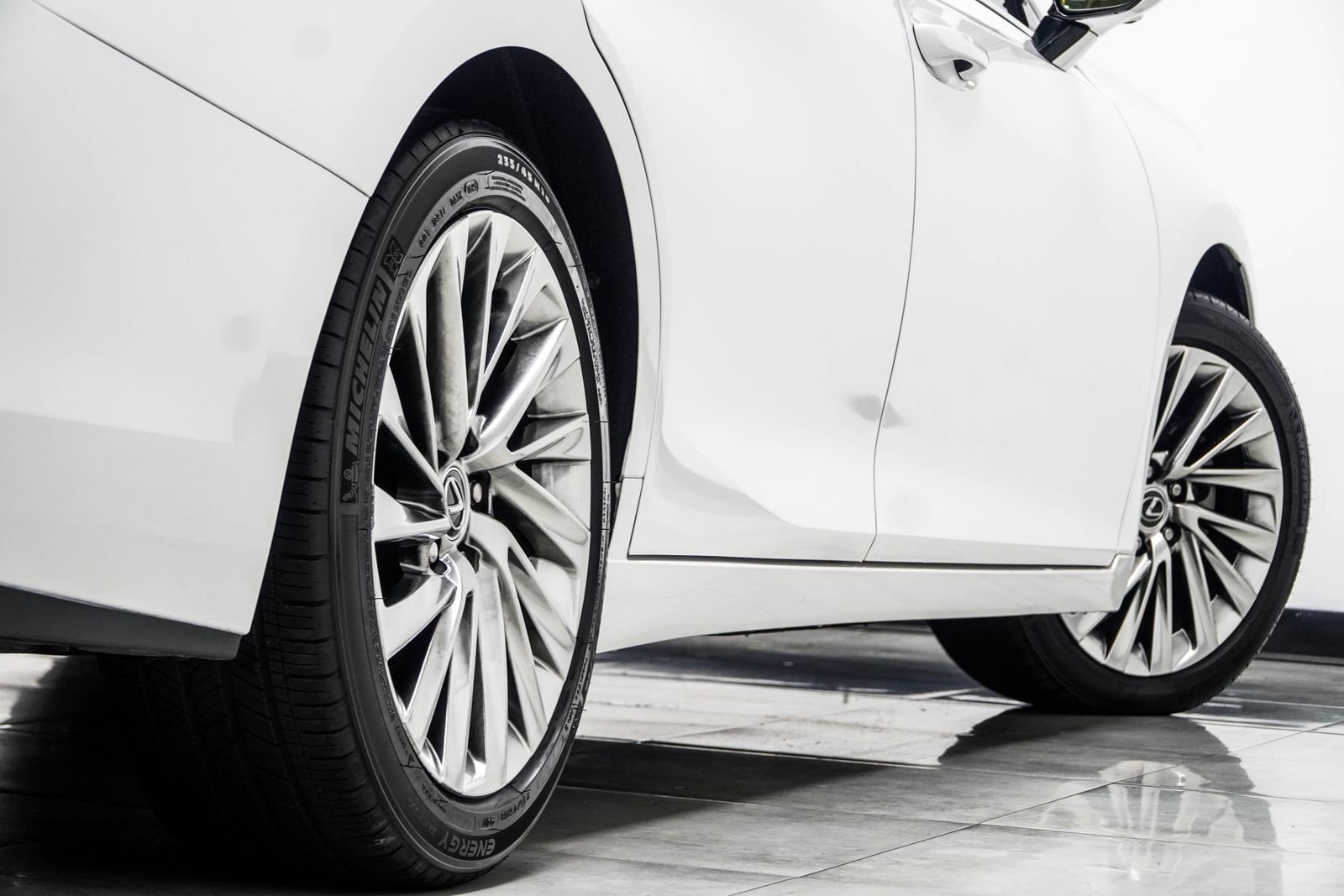Used 2022 White Lexus 350 Ultra Luxury image 18