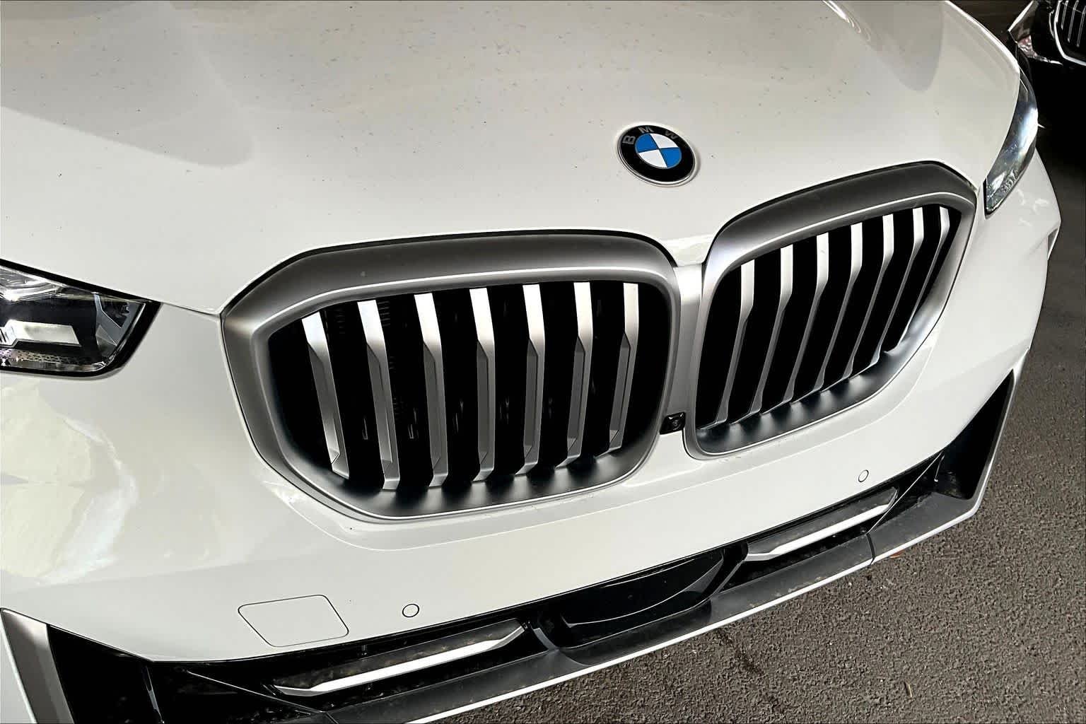 Used 2026 Alpine White BMW sDrive40i image 42