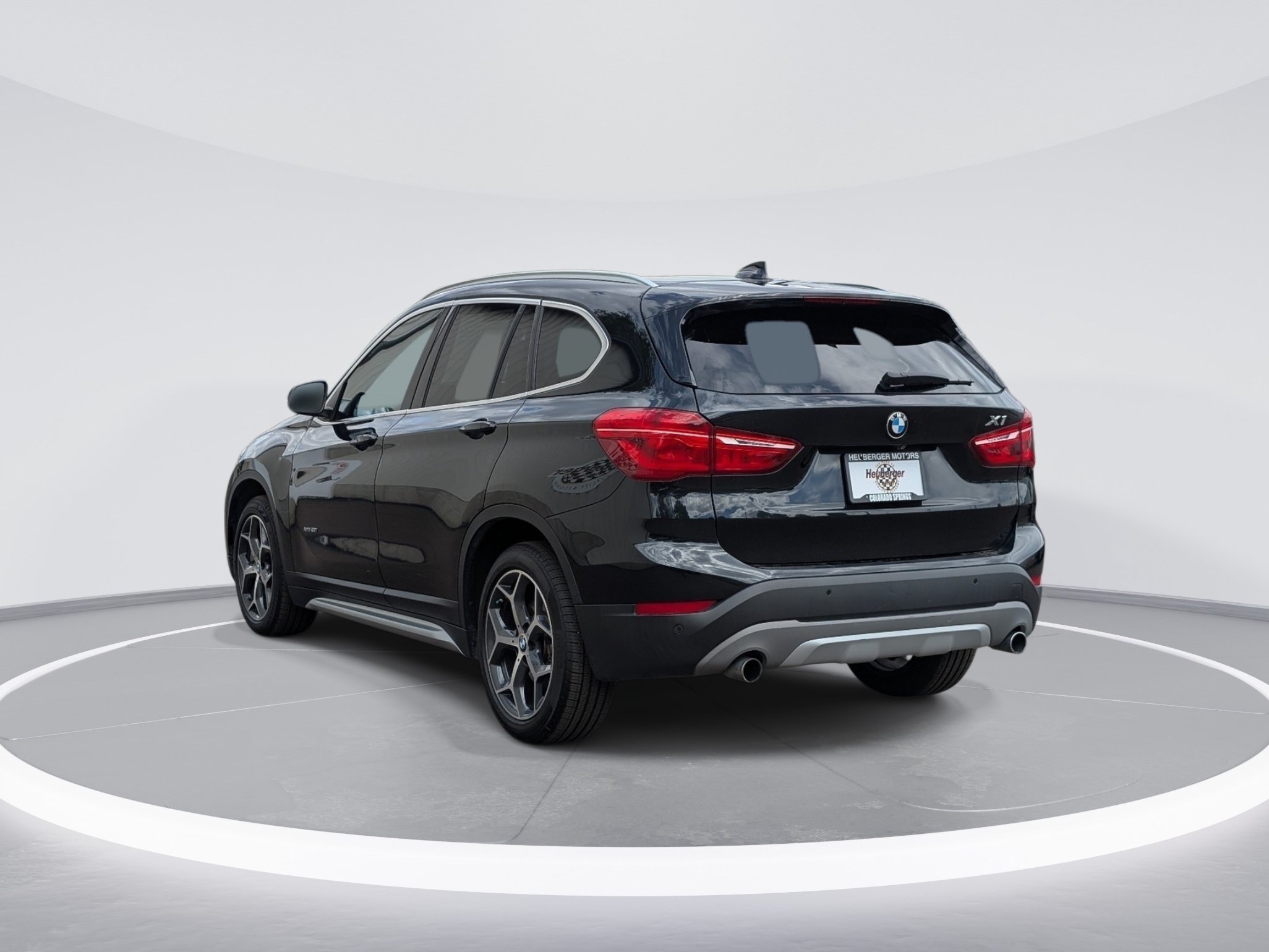 Used 2017 Jet Black BMW xDrive28i image 5