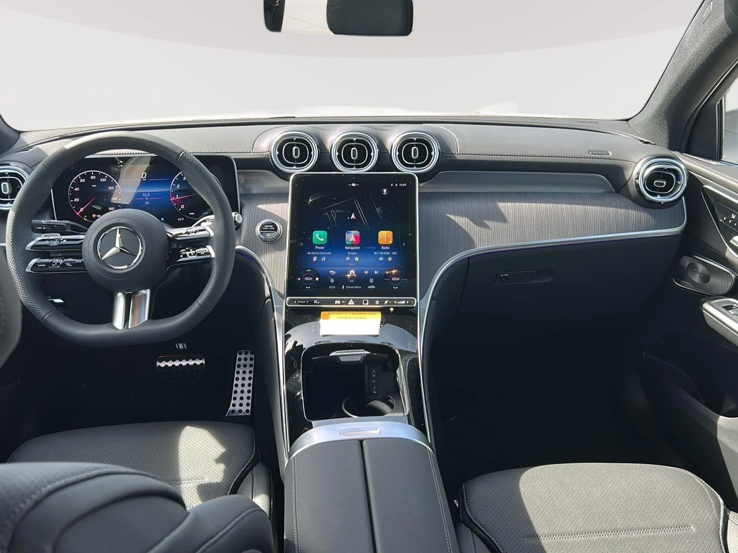 New 2026 Polar White Mercedes-Benz GLC 300 image 14