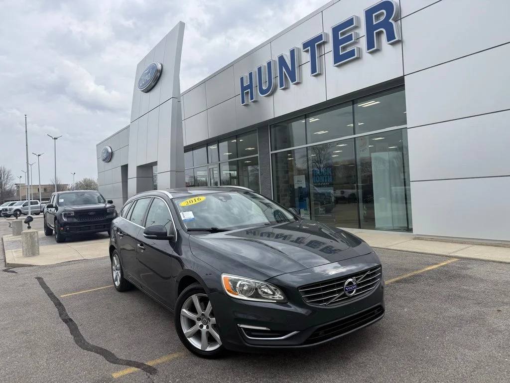 2016 Volvo V60 Premier