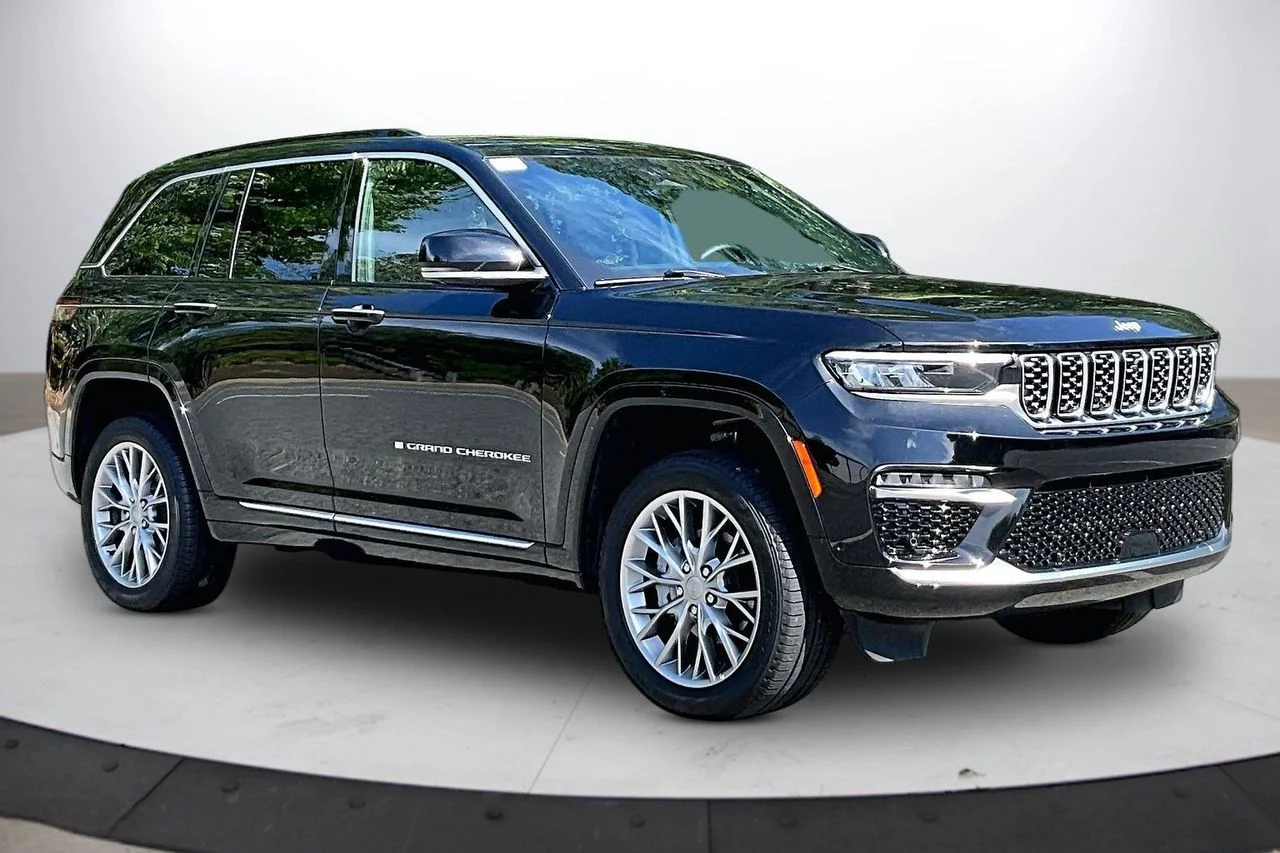 Certified Used 2025 Black Jeep Summit image 2