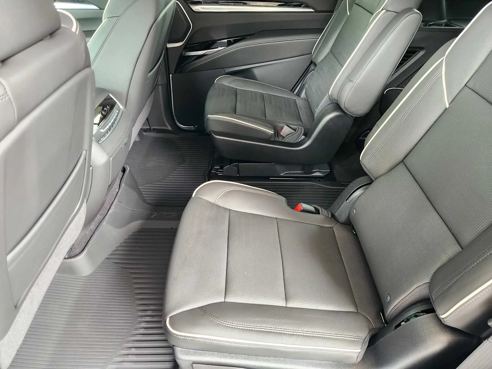 2026 Cadillac Escalade Sport - Photo 19