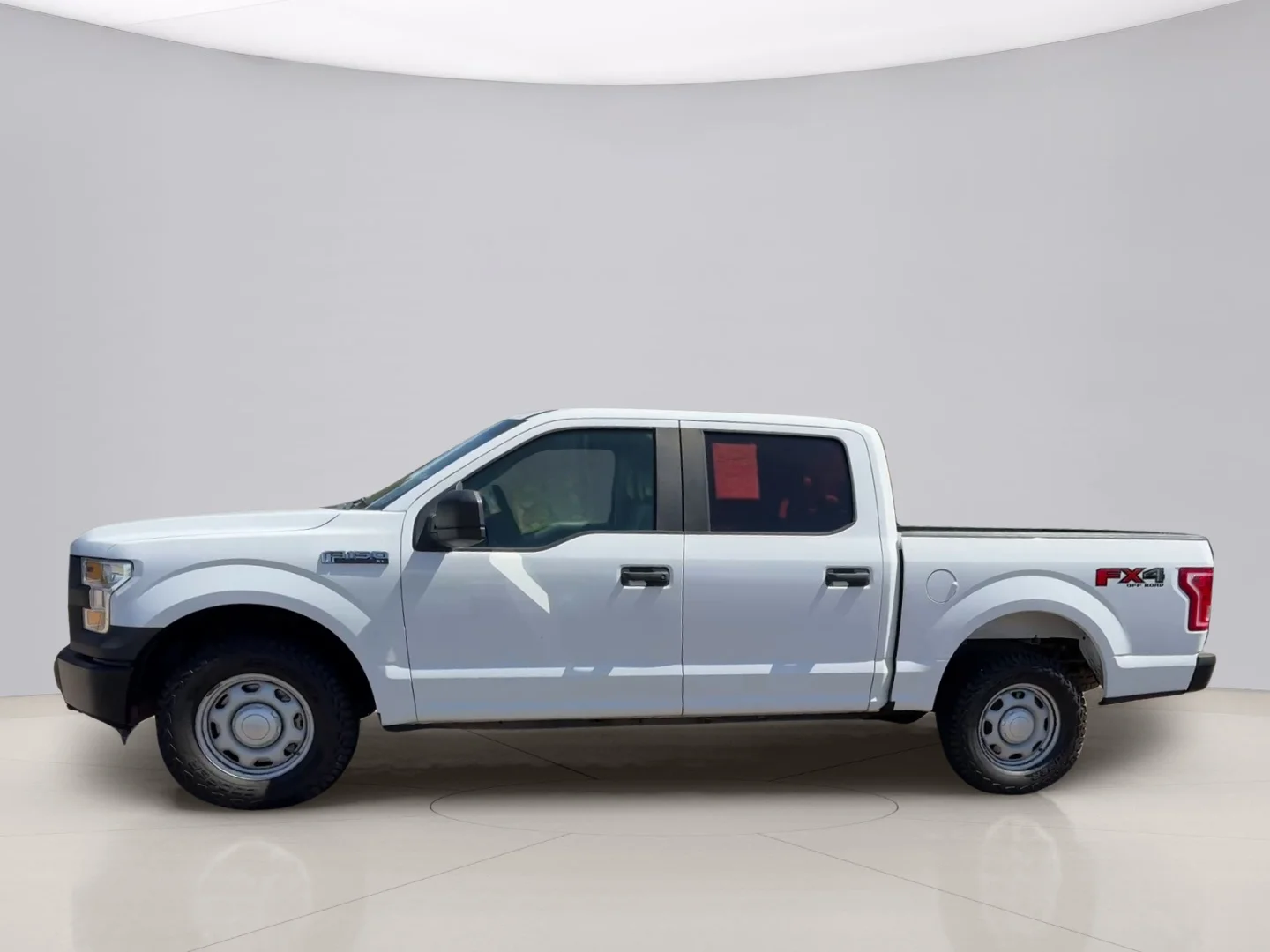 Used 2017 White Ford LARIAT SUPERCREW image 2