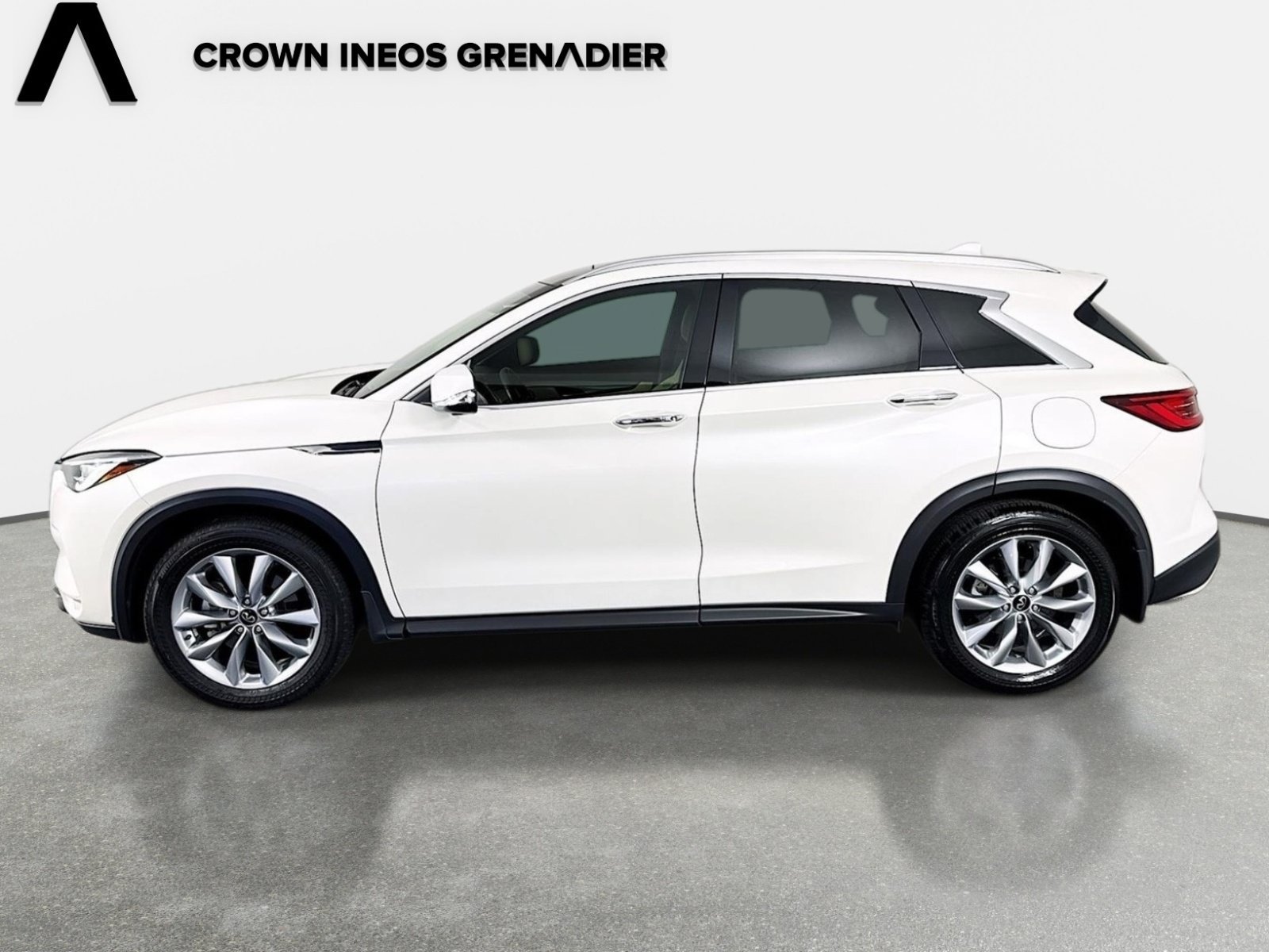 Used 2022 Majestic White INFINITI ESSENTIAL image 8