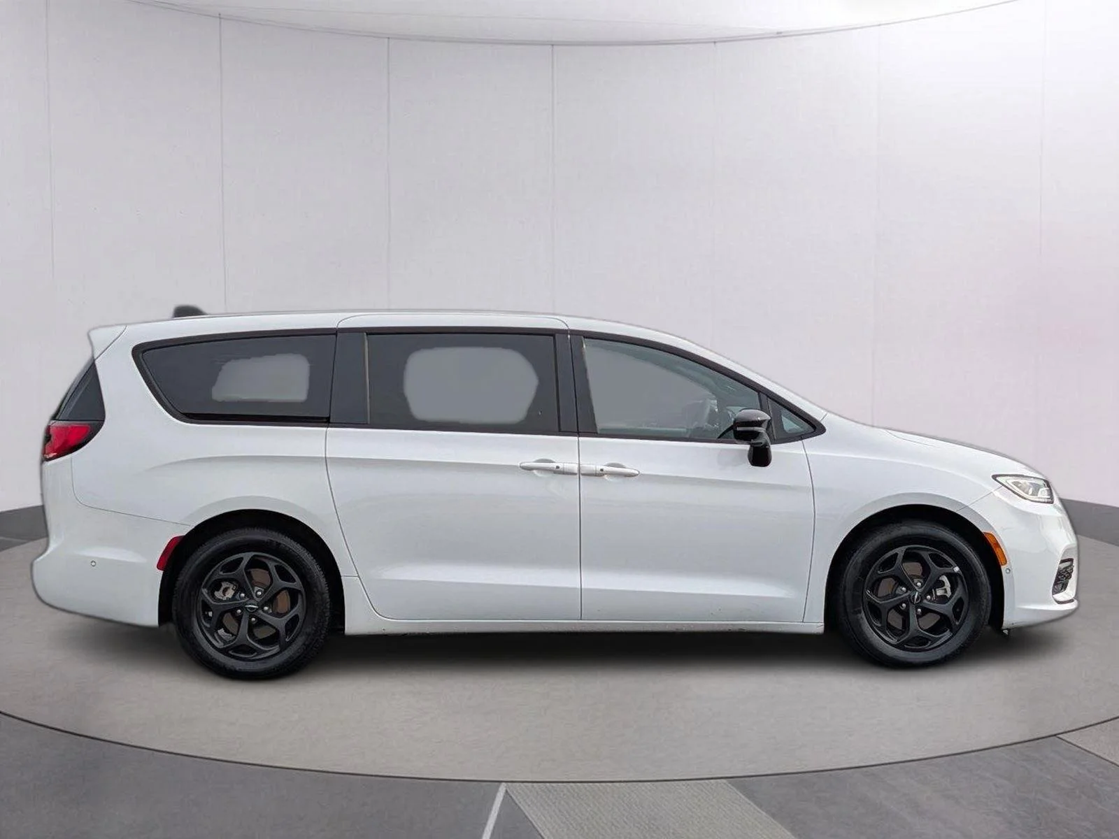 Used 2024 Bright White Clearcoat Chrysler Hybrid S Appearance Pkg image 6