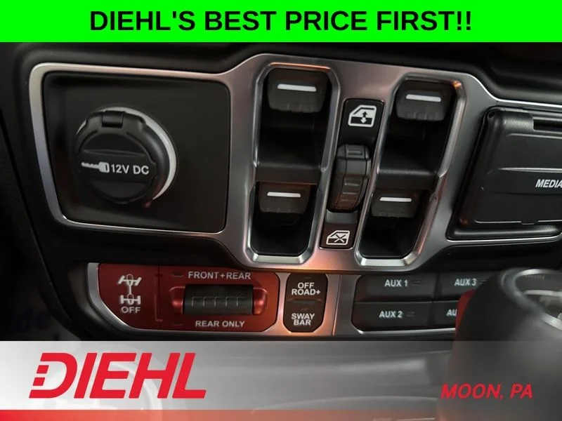New 2026 Hydro Blue Pearlcoat Jeep Rubicon image 31