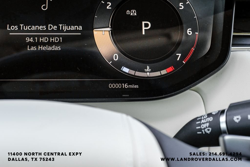 New 2027 Fuji White Land Rover SE image 17
