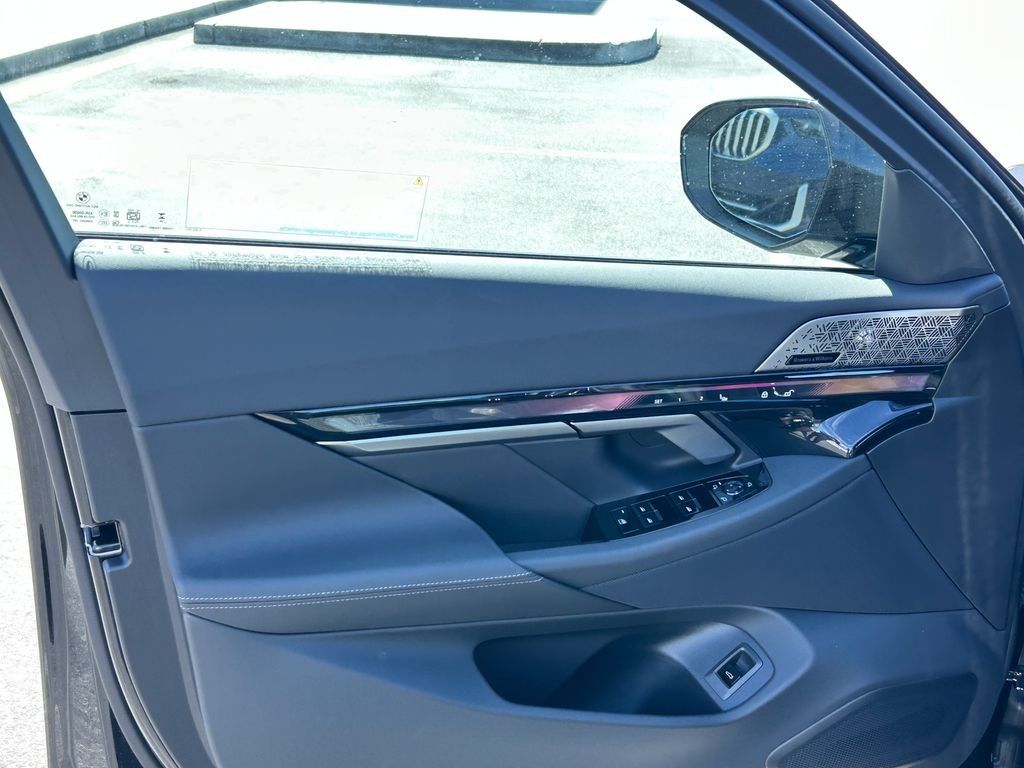 New 2027 Black Sapphire Metallic BMW 540i xDrive image 11