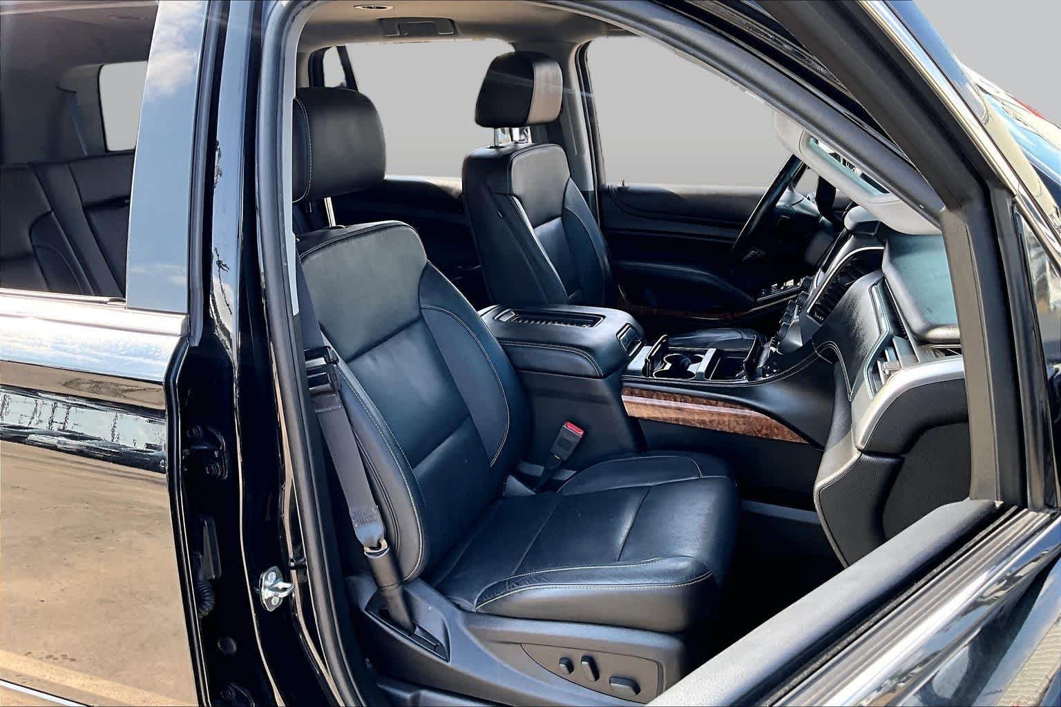 Used 2018 Black Chevrolet Premier image 9