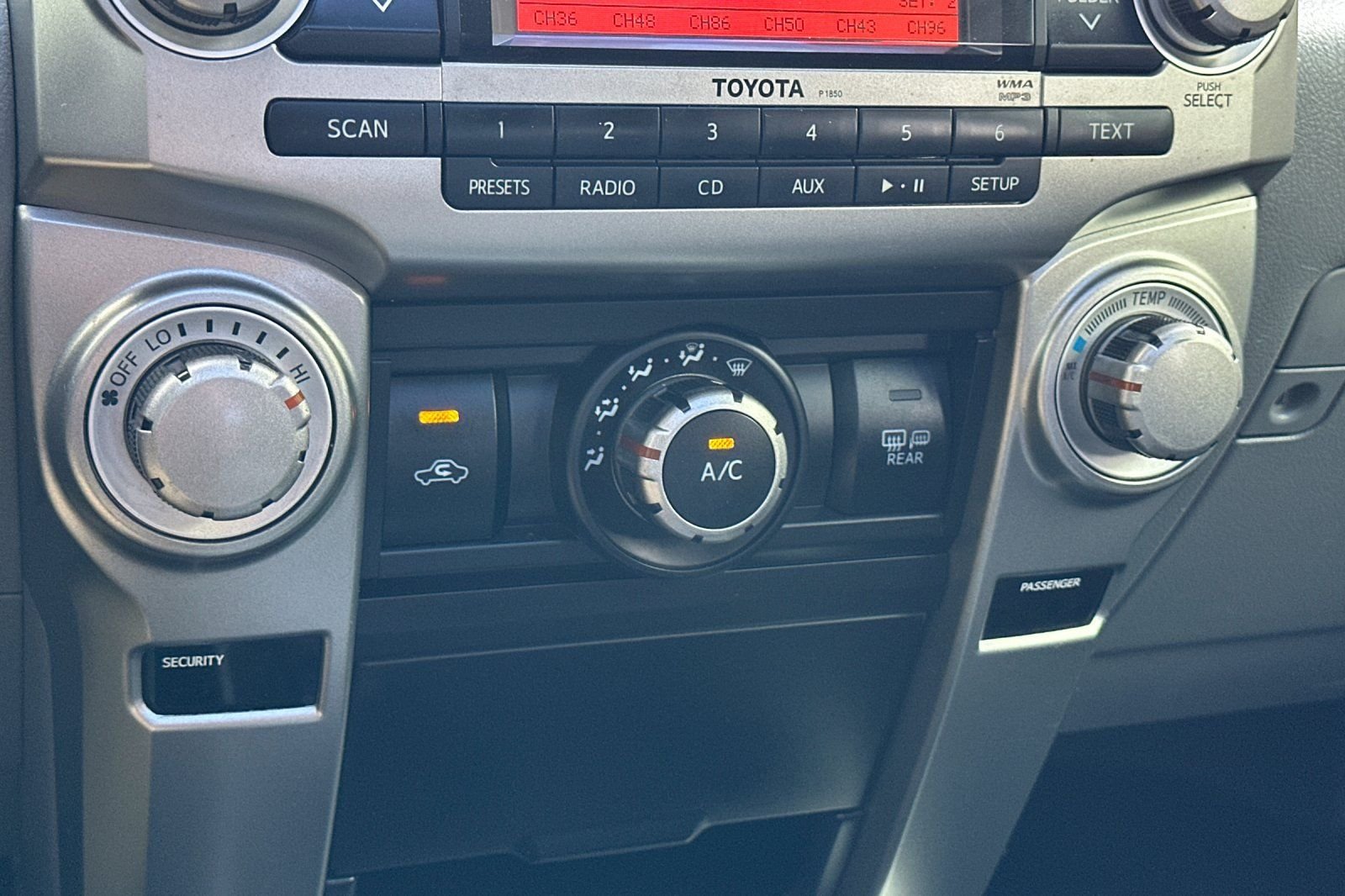 Used 2011 Silver Toyota SR5 image 19