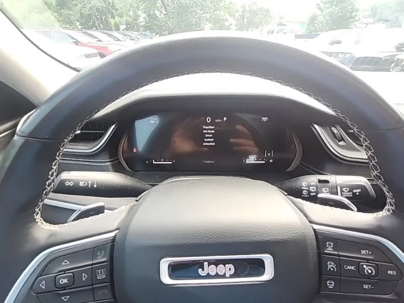Used 2021 White Jeep Limited image 10