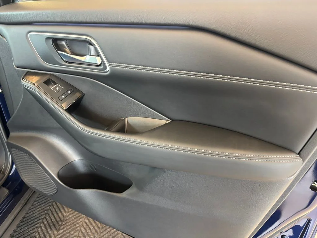 New 2026 Deep Ocean Blue Pearl Nissan Platinum image 23