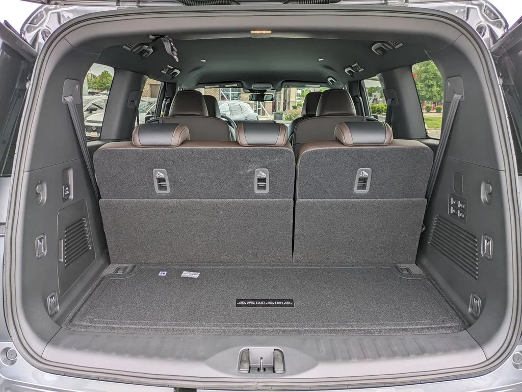 2025 Nissan Armada SL - Photo 13