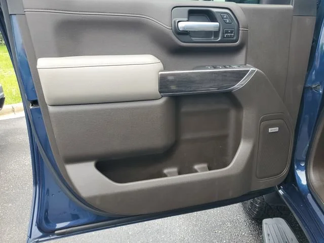 Used 2021 Northsky Blue Metallic Chevrolet LTZ image 8