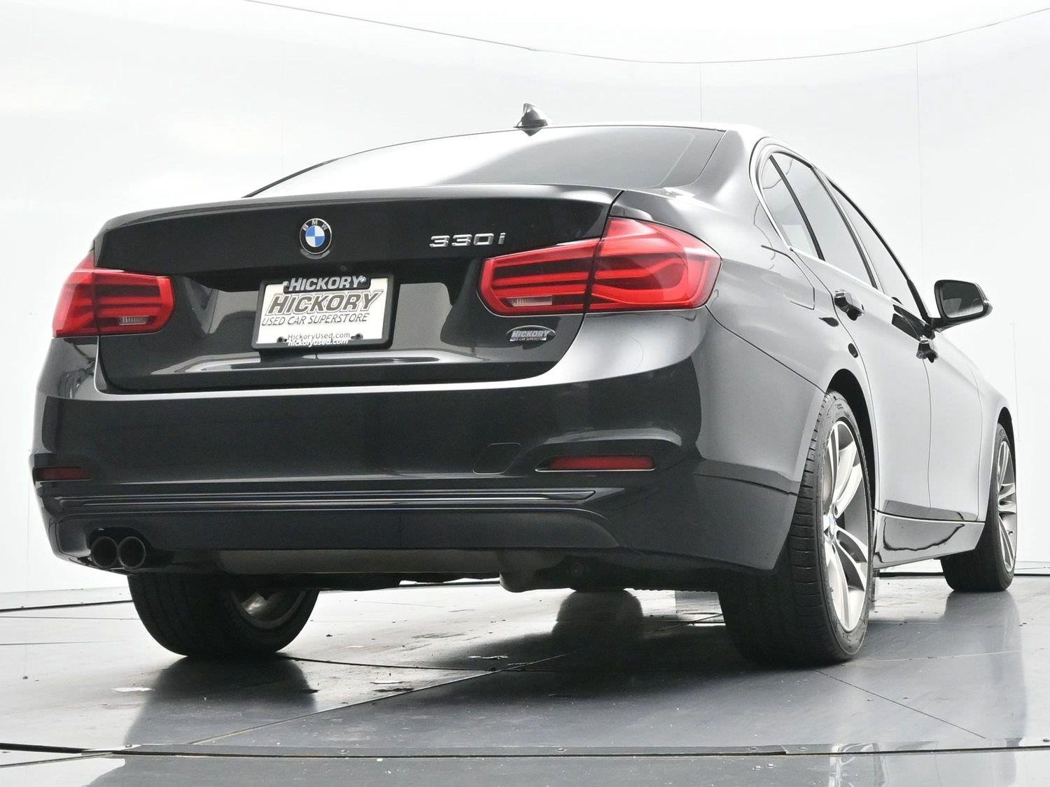 Used 2018 Black Sapphire Metallic BMW 330i image 44