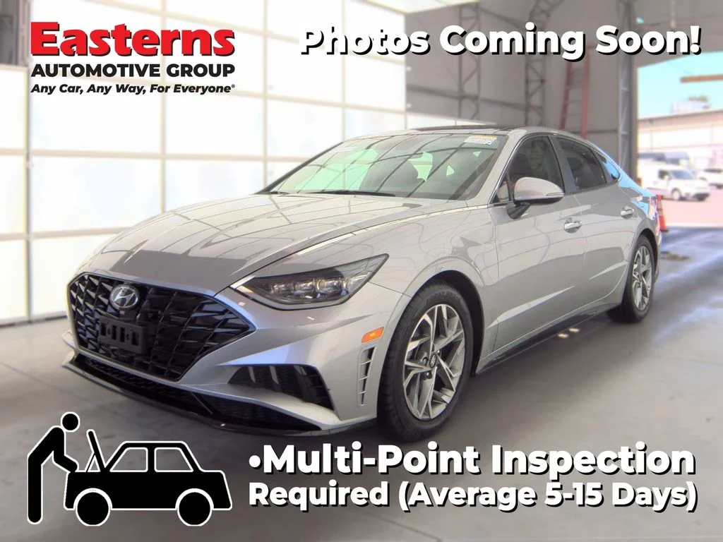 Used 2023 Silver Hyundai SEL image 1