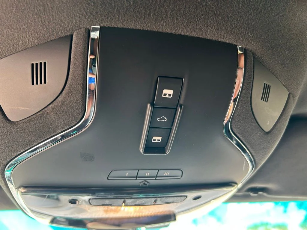 Used 2014 Gray Maserati Base image 53