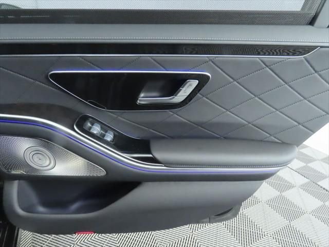 New 2026 Obsidian Black Metallic Mercedes-Benz S 580e image 29