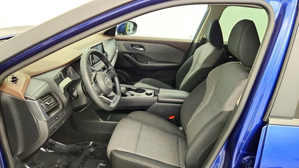 Used 2023 Caspian Blue Metallic Nissan AWD SV image 19
