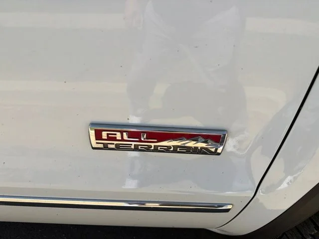 Used 2015 White GMC SLE image 3