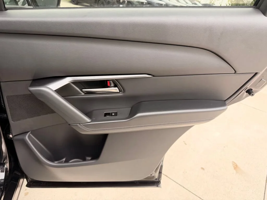 New 2026 Jet Black Mica Mazda 2.5 S Preferred AWD image 8